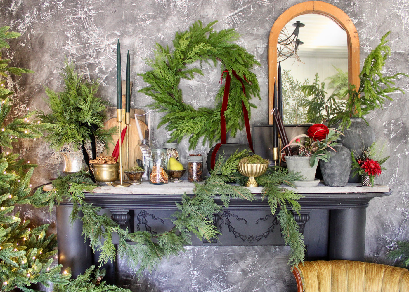 26” Fresh Touch Spruce & Cedar Wreath