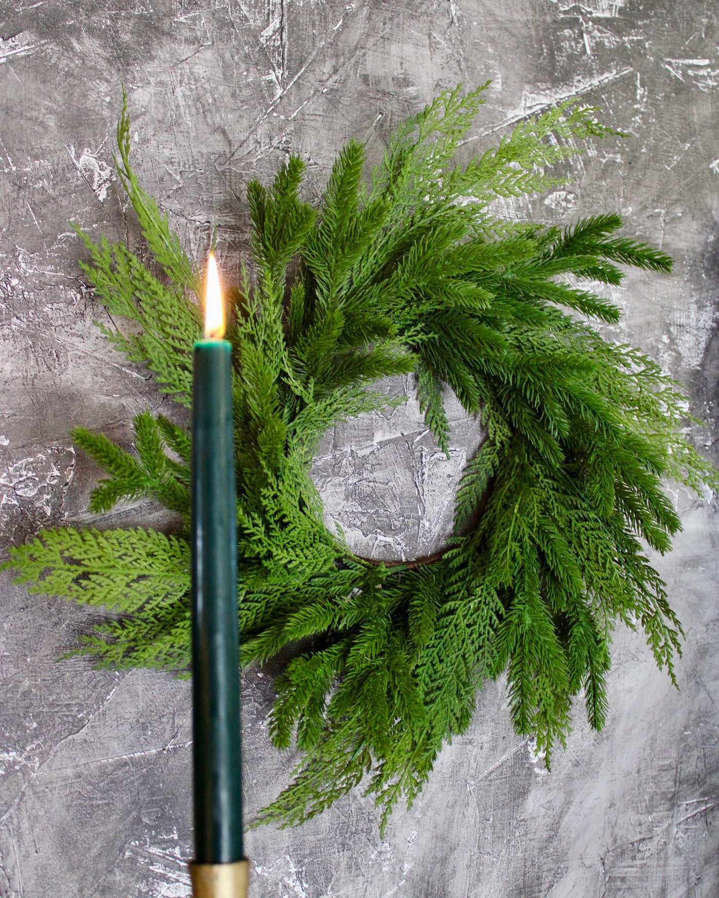 20” Fresh Touch Spruce & Cedar Wreath