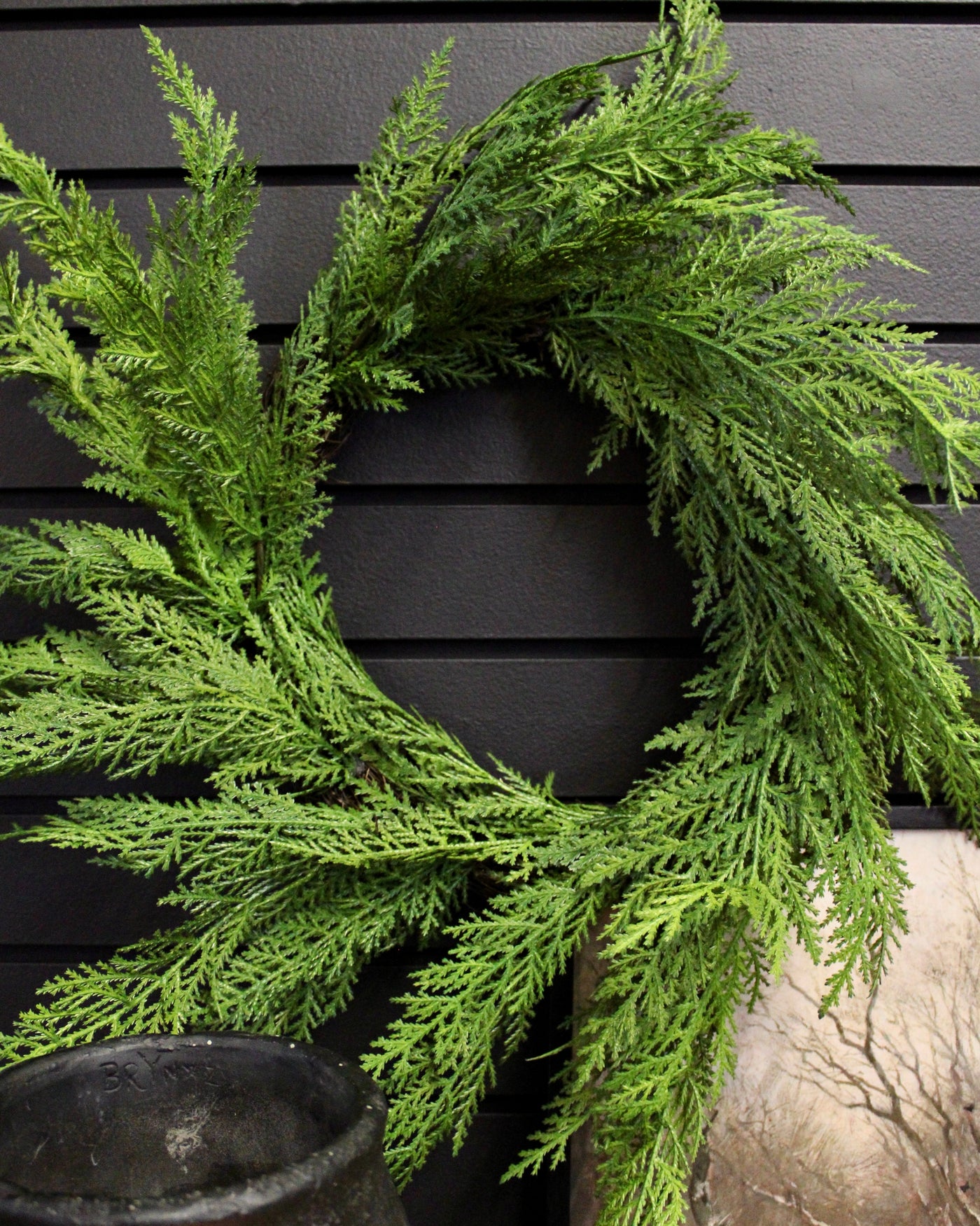 22” Fresh Touch Western Cedar Wreath