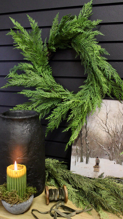 22” Fresh Touch Western Cedar Wreath