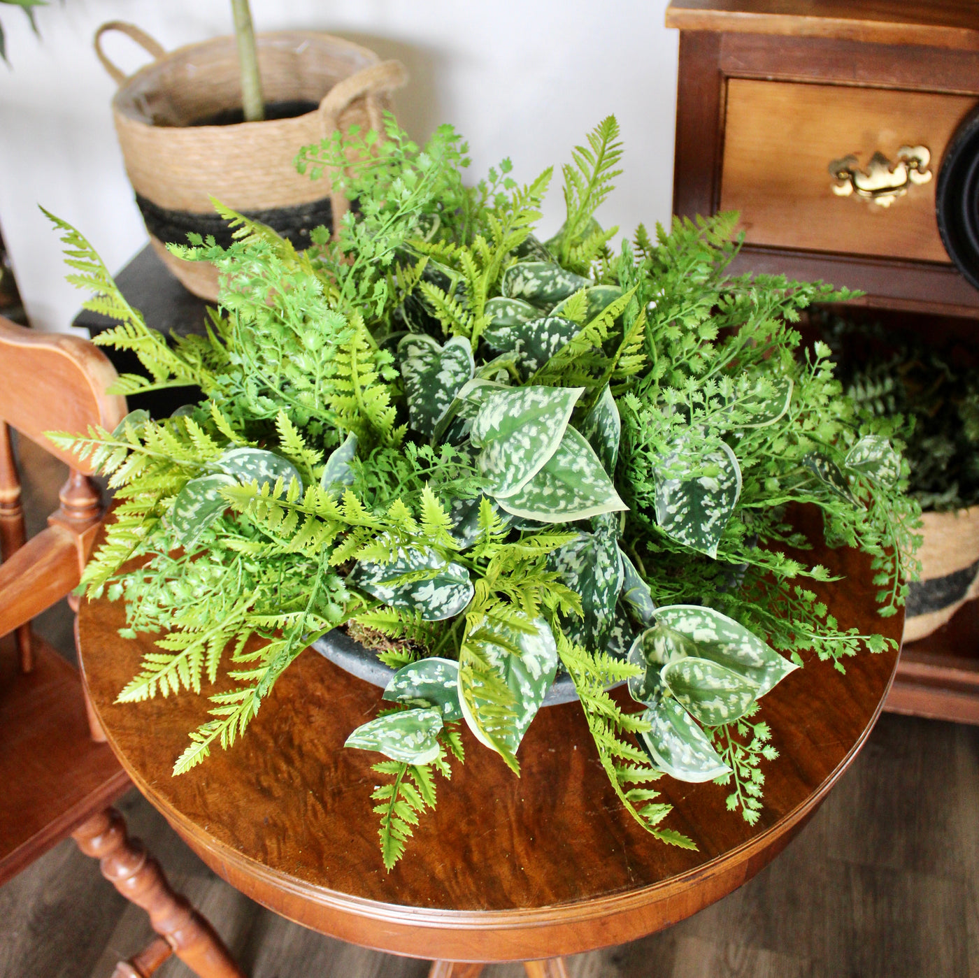 Mixed Fern & Pictus Centrepiece