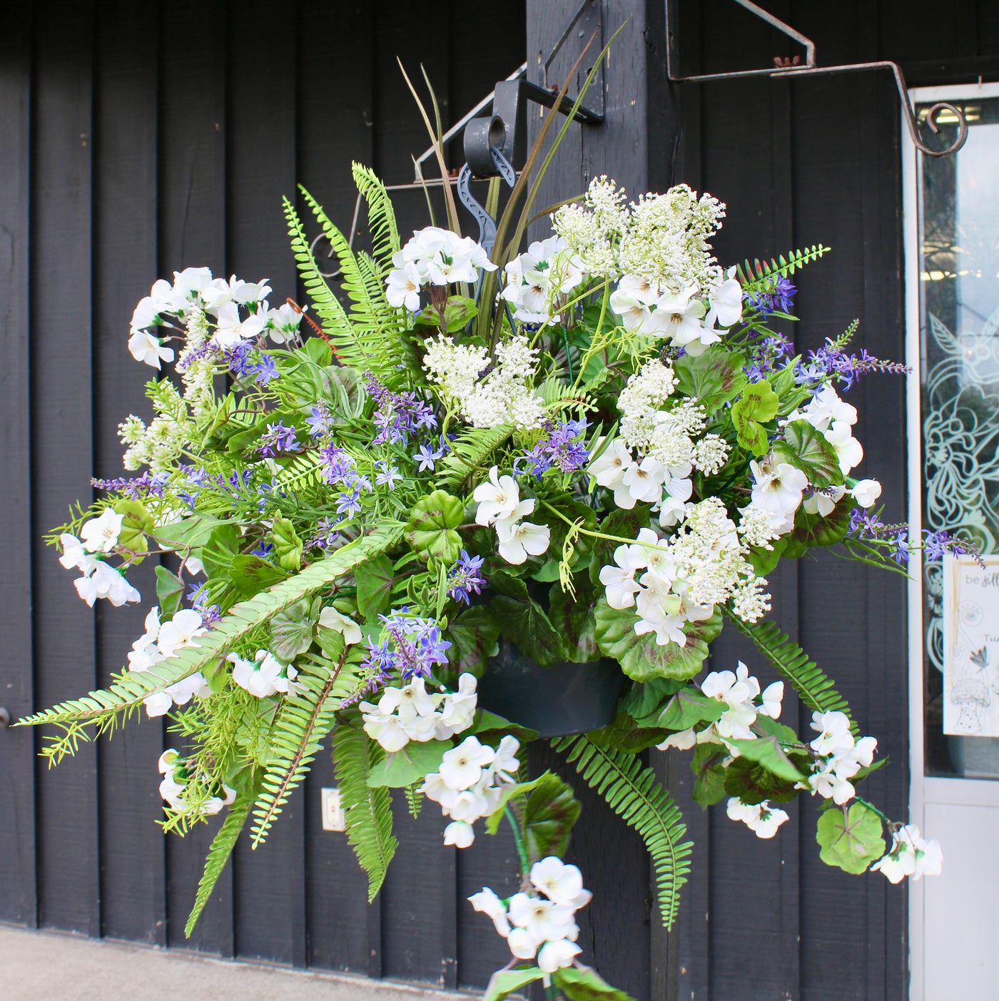 Hanging Basket/Drop-In Purple/White