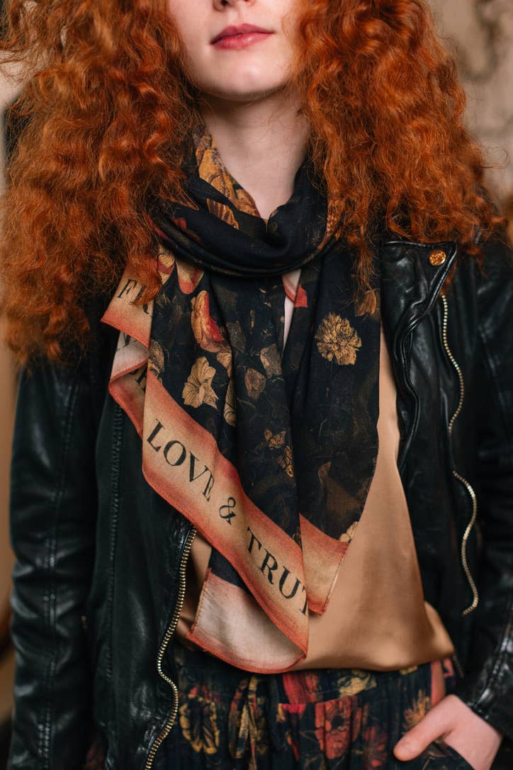 Heart of Gold - Scarf