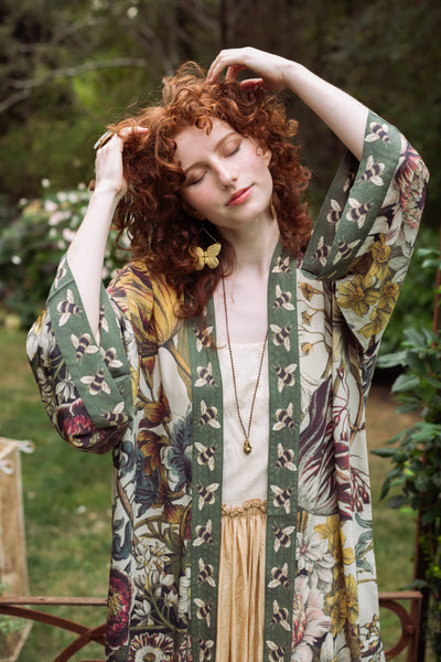 Love Grows Wild - Kimono Robe