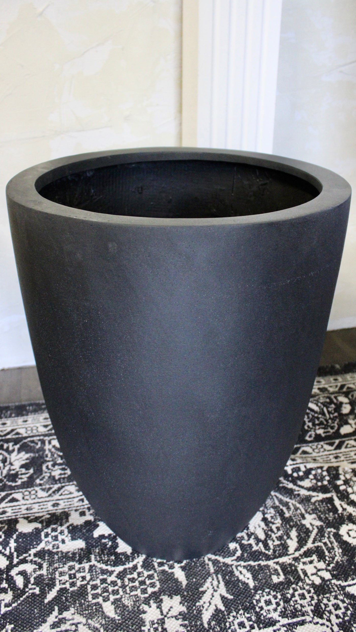 Black Fibrestone Tapered Pot