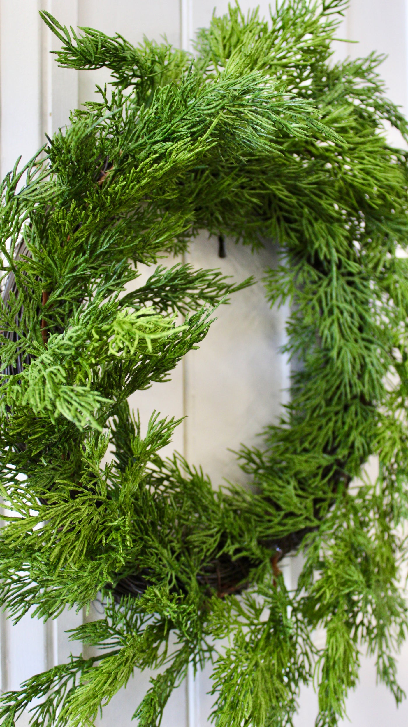 20” Eastern White Cedar Wreath ( Real Touch)