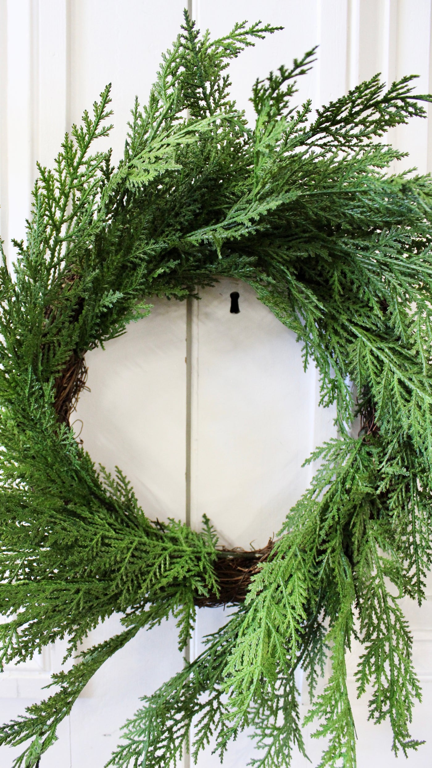 22” Western Cedar Wreath (Fresh Touch)
